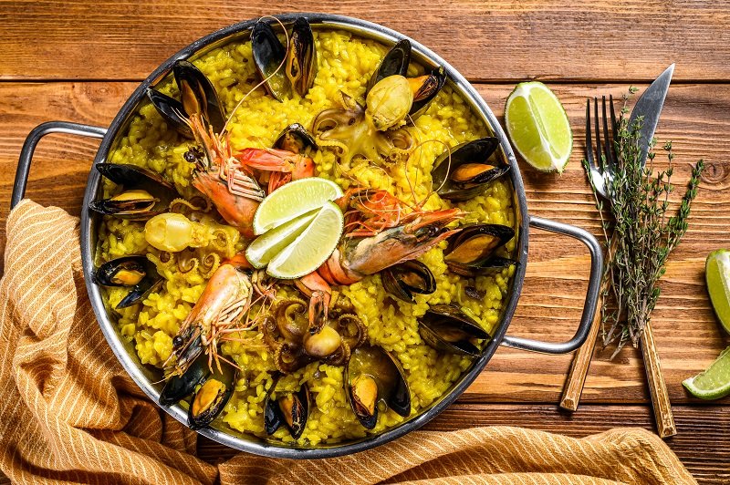 Seafood paella