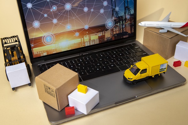 Improving customer experience with predictive analytics in logistics